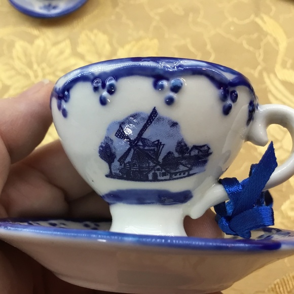 Kurt Adler 2" Porcelain Delft Blue Cup And Saucer Ornament Set Of 3 - Picture 5 of 12